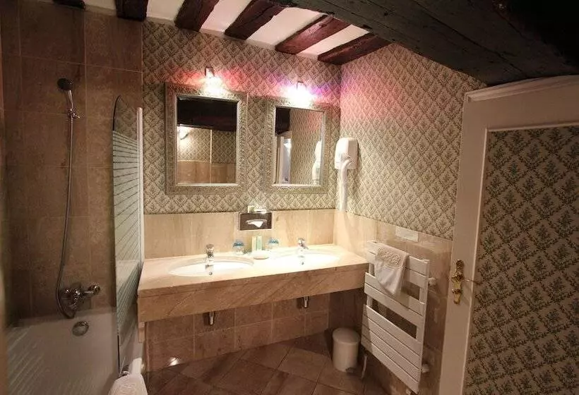 هتل De La Bretonnerie