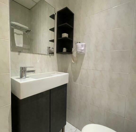 فندق De La Comedie