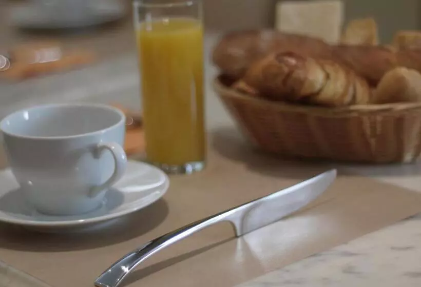 호텔 De La Comedie