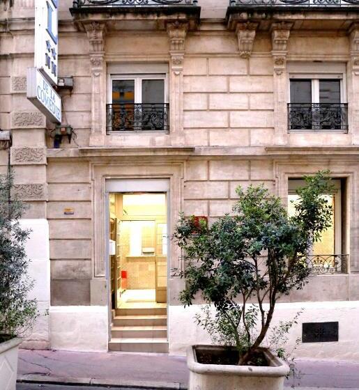 فندق De La Comedie