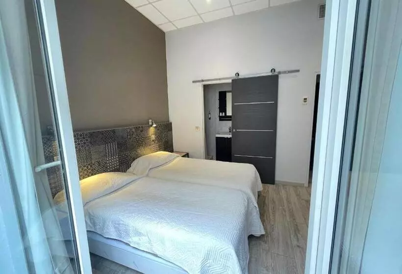 호텔 De La Comedie