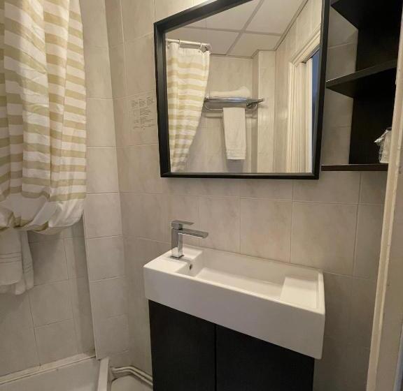 فندق De La Comedie