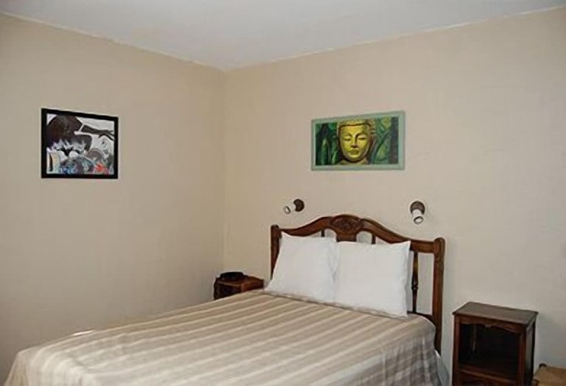 בית מלון כפרי De La Poste