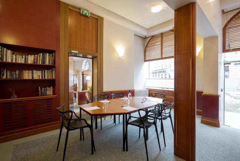 Отель De Normandie