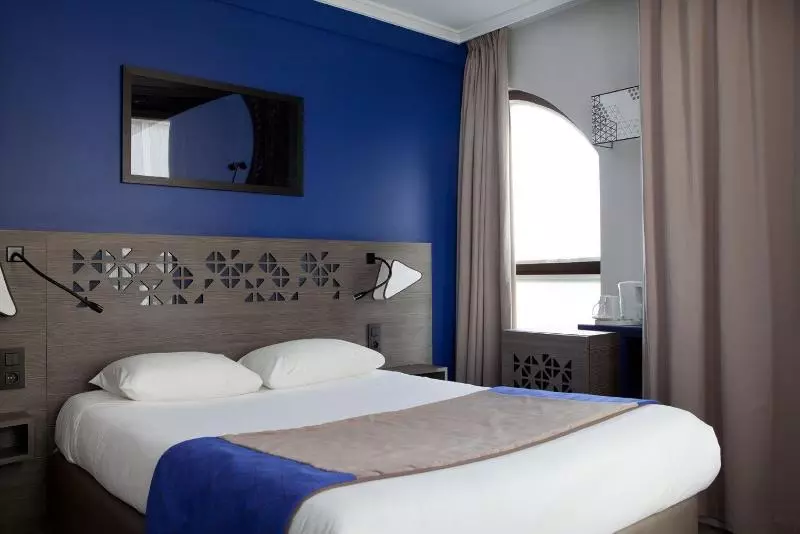 ホテル Eiffel Capitol