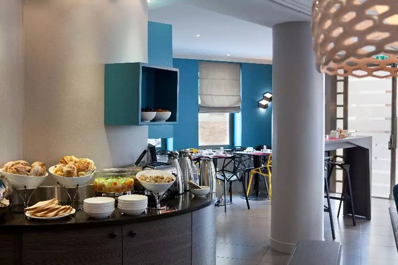 ホテル Eiffel Capitol