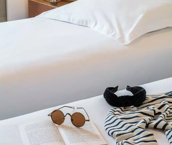 هتل Hôtel De La Plage