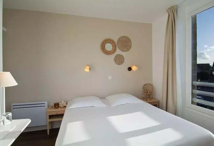 هتل Hôtel De La Plage