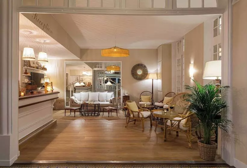 هتل Hôtel De La Plage