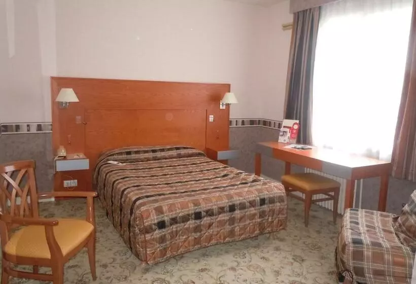 فندق Hôtel Le Bellevue Montrichard 3 étoiles