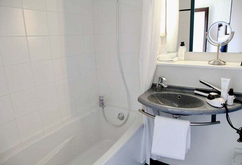 Hotel Kyriad Lannionperros Guirec