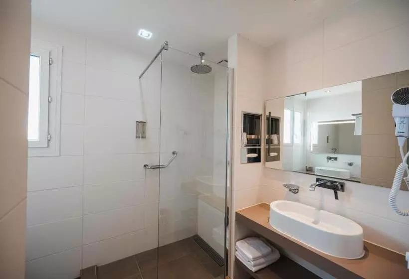 Отель Le Catalogne