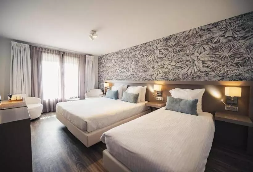 Отель Le Catalogne