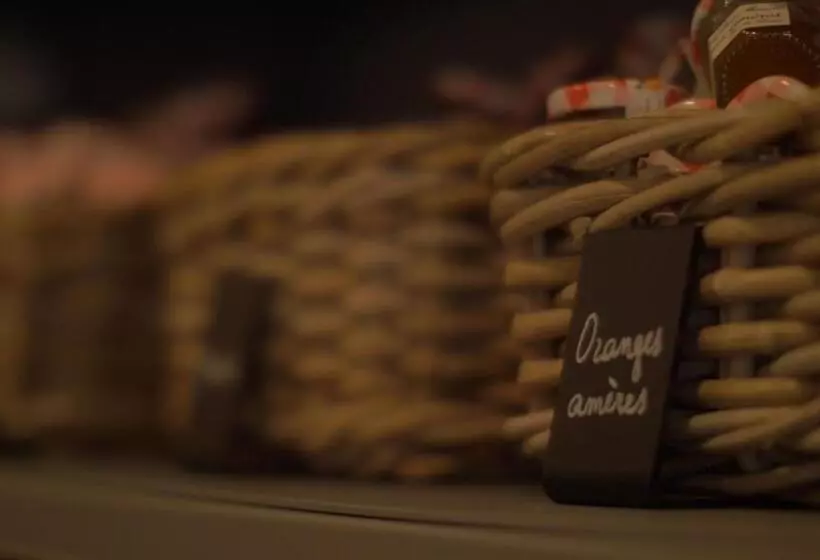 Отель Le Catalogne