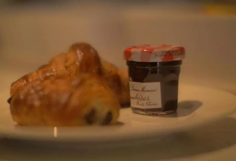 Отель Le Catalogne