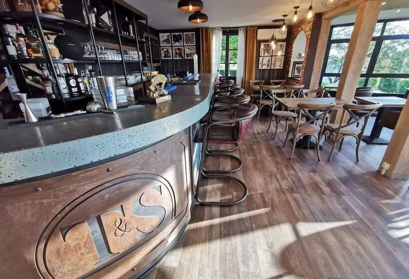 Отель Les Terrasses De Saumur   Hôtel & Appartements   Restaurant & Spa