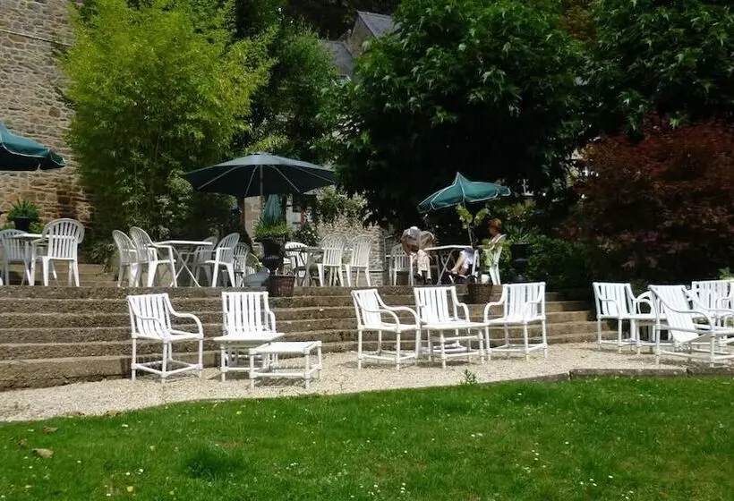 Logis Hotel Du Chateau