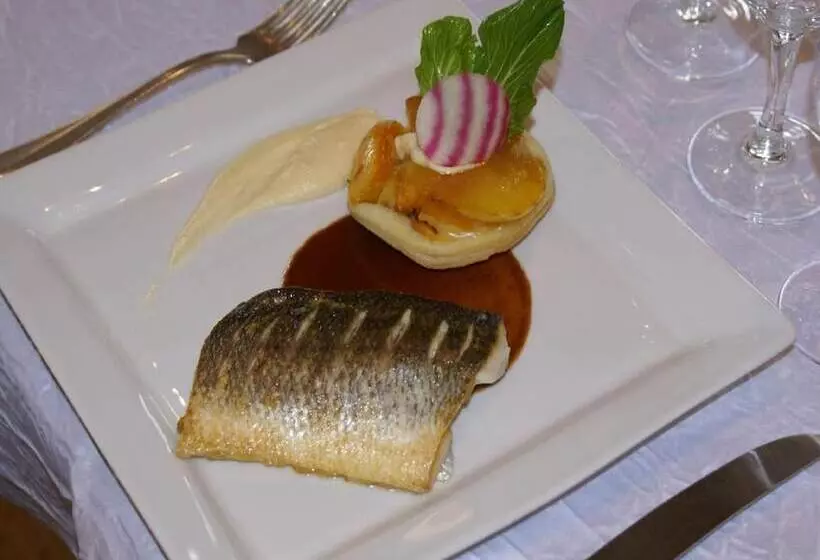 Logis Hotel Du Chateau