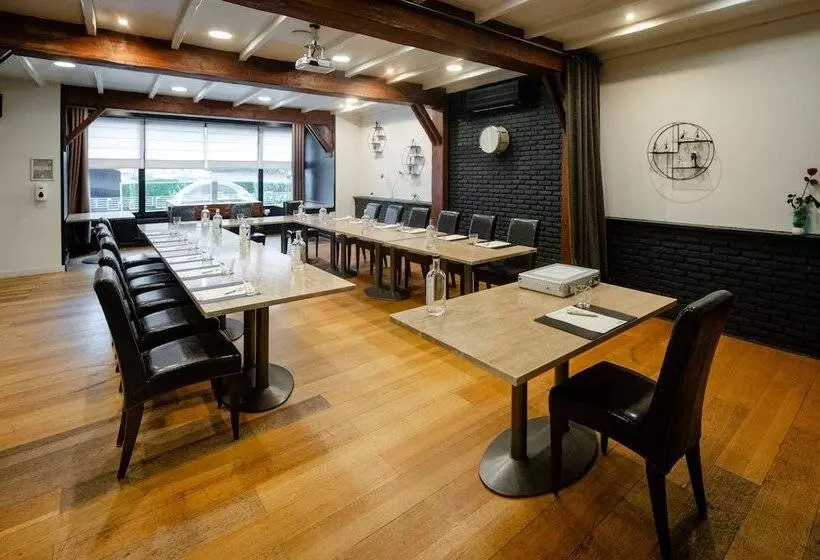 Отель Logis Hôtel Restaurant Des Acacias Lille Tourcoing