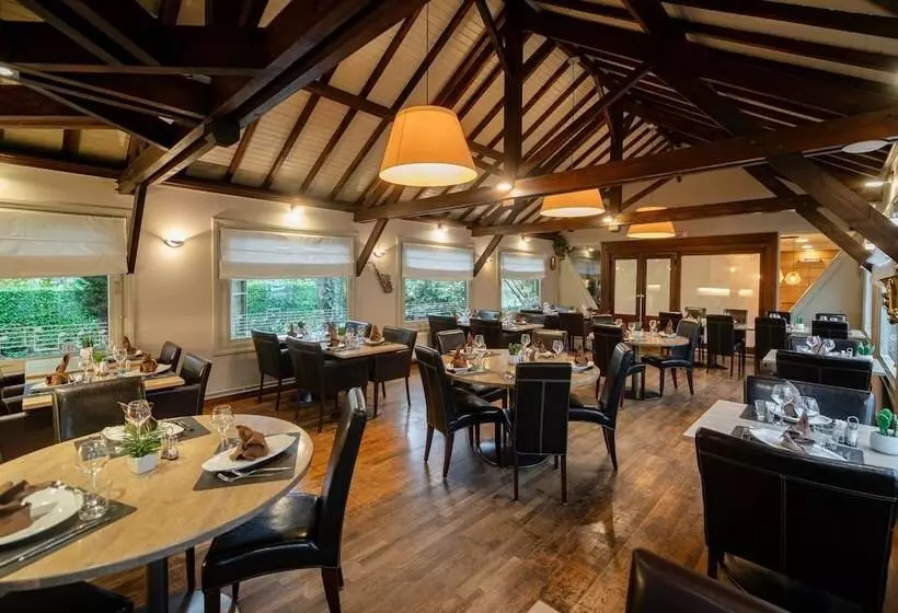 Отель Logis Hôtel Restaurant Des Acacias Lille Tourcoing