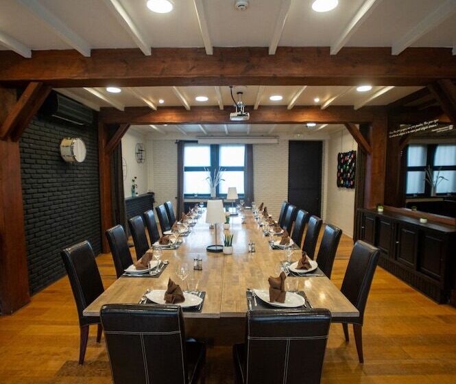 هتل Logis Hôtel Restaurant Des Acacias Lille Tourcoing