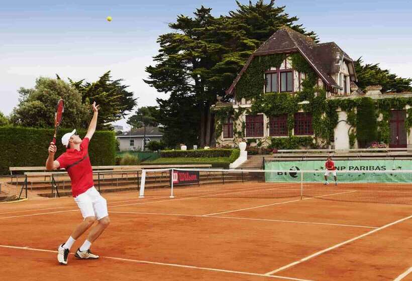 ホテル Barriere L Hermitage