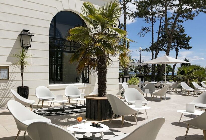 ホテル Barriere L Hermitage