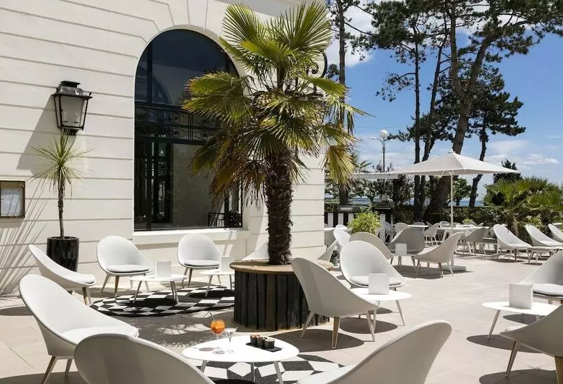 בית מלון כפרי Barriere L Hermitage