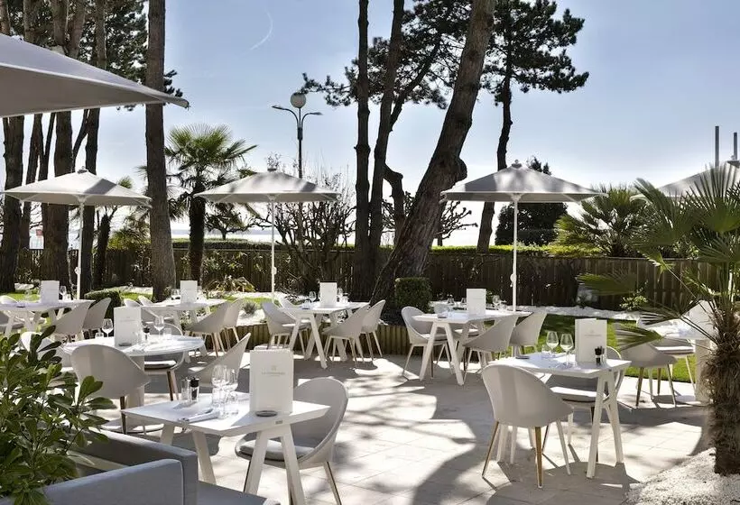 בית מלון כפרי Barriere L Hermitage