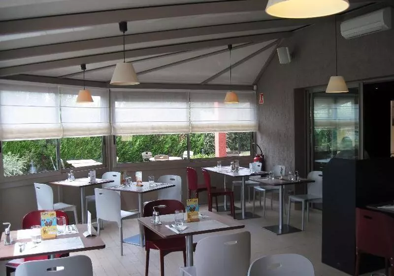 فندق Campanile Epernay   Dizy 51530