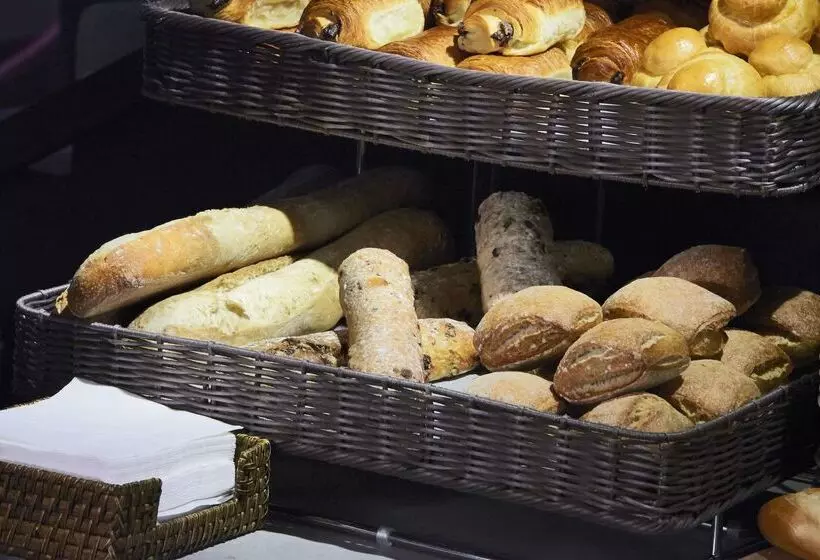 Otel Campanile Lyon Centre  Gare Perrache  Confluence