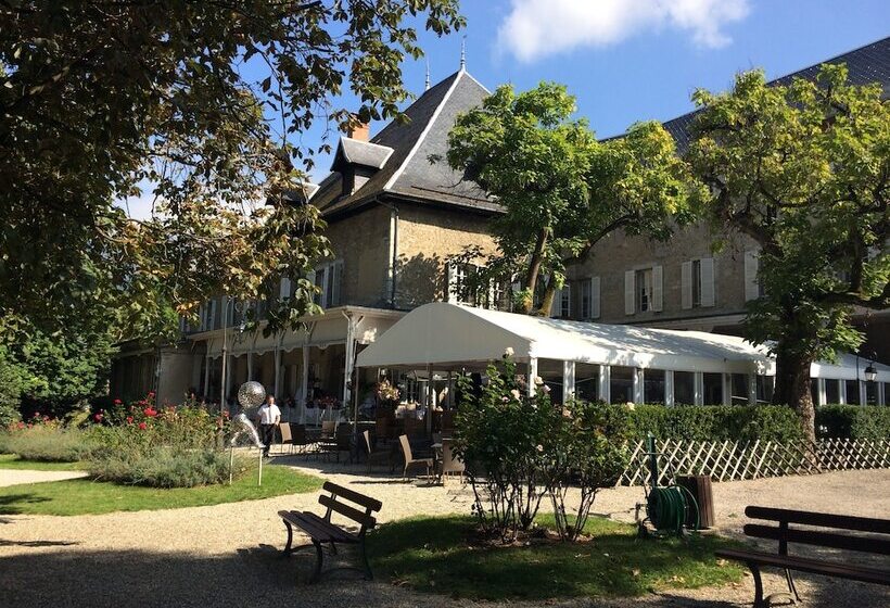 هتل Chateau Des Comtes De Challes