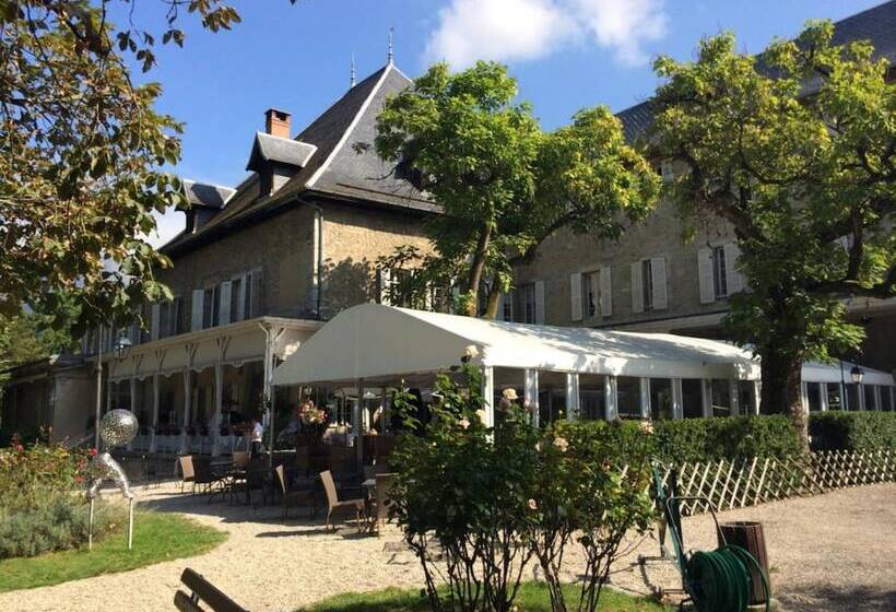 هتل Chateau Des Comtes De Challes