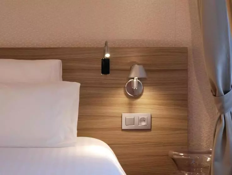 هتل Des 3 Colleges