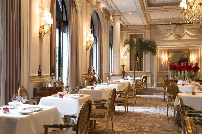 Four Seasons Hotel George V Paris