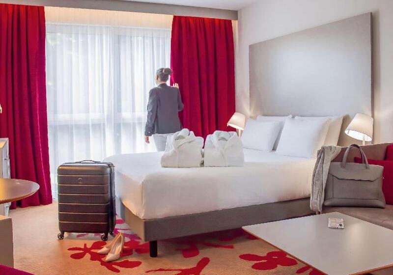 فندق Hôtel Mercure Tours Nord