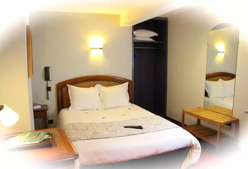 בית מלון כפרי Hôtel Restaurant La Cigogne