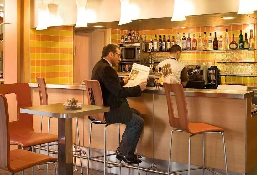 호텔 Ibis Bourg En Bresse