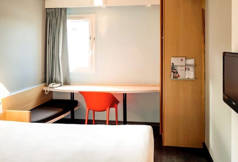 هتل Ibis Dieppe Le Val Druel