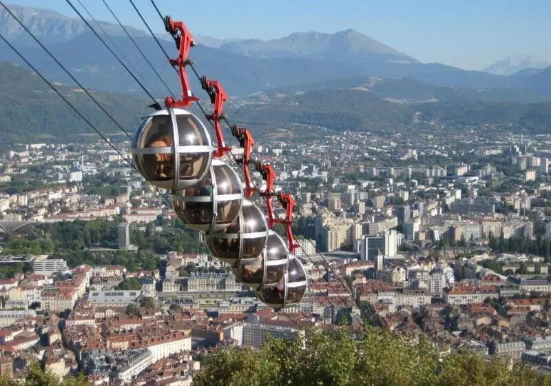 Отель B&B Grenoble Université 2