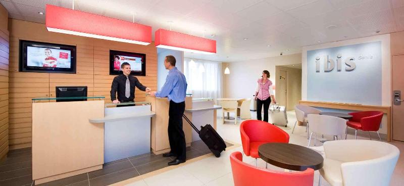 هتل Ibis Senlis