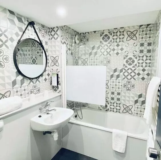 هتل Kyriad Direct Laon