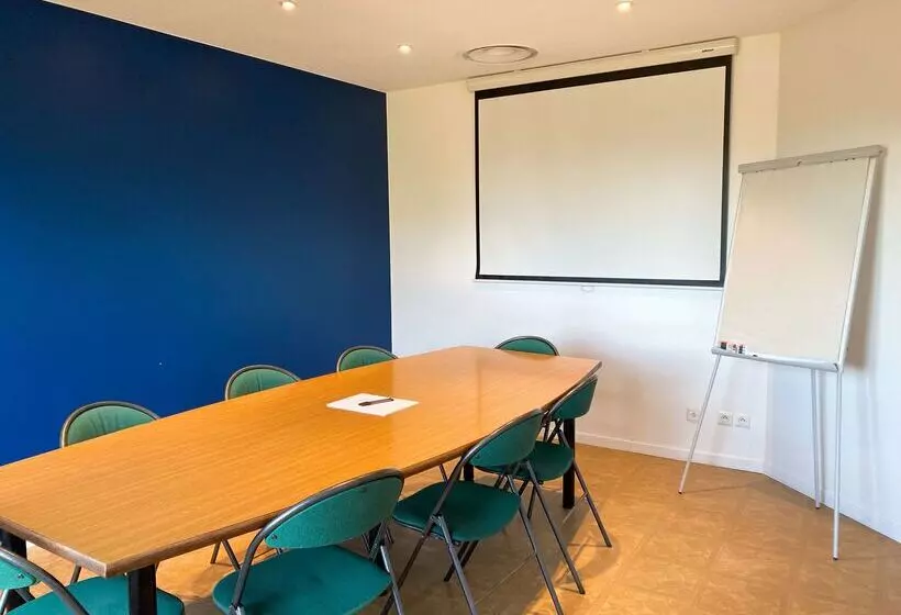 酒店 Kyriad Direct Roanne