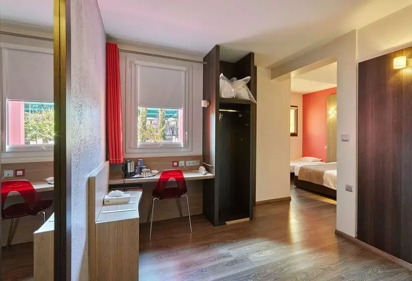 هتل Kyriad La Roche Sur Yon