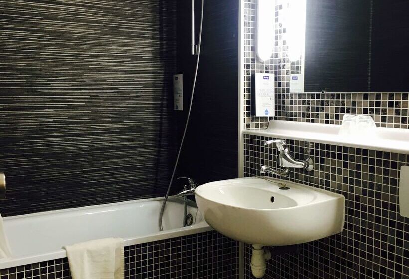 هتل Kyriad Valenciennes Sud  Rouvignies