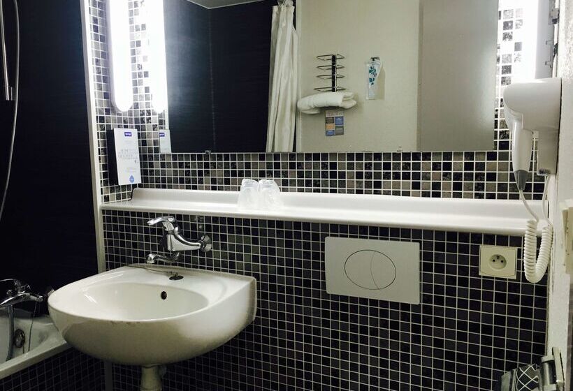 هتل Kyriad Valenciennes Sud  Rouvignies