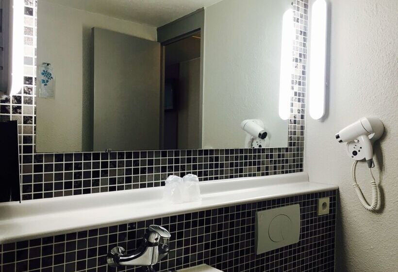 هتل Kyriad Valenciennes Sud  Rouvignies