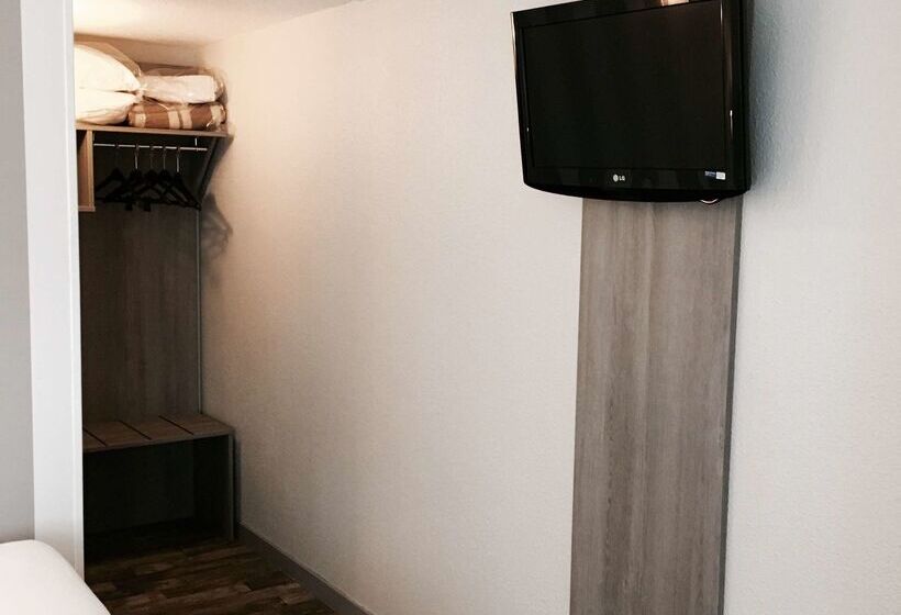 هتل Kyriad Valenciennes Sud  Rouvignies