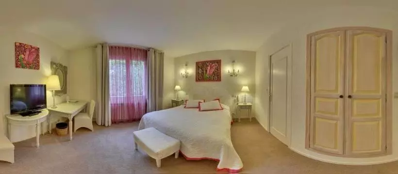 ホテル Restaurant La Bergerie