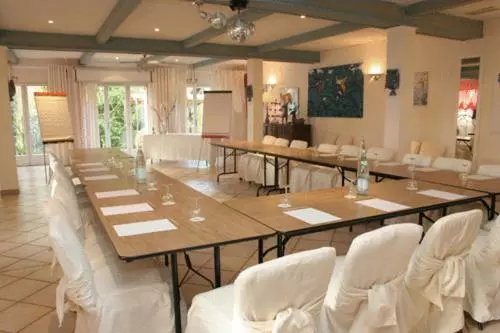 ホテル Restaurant La Bergerie